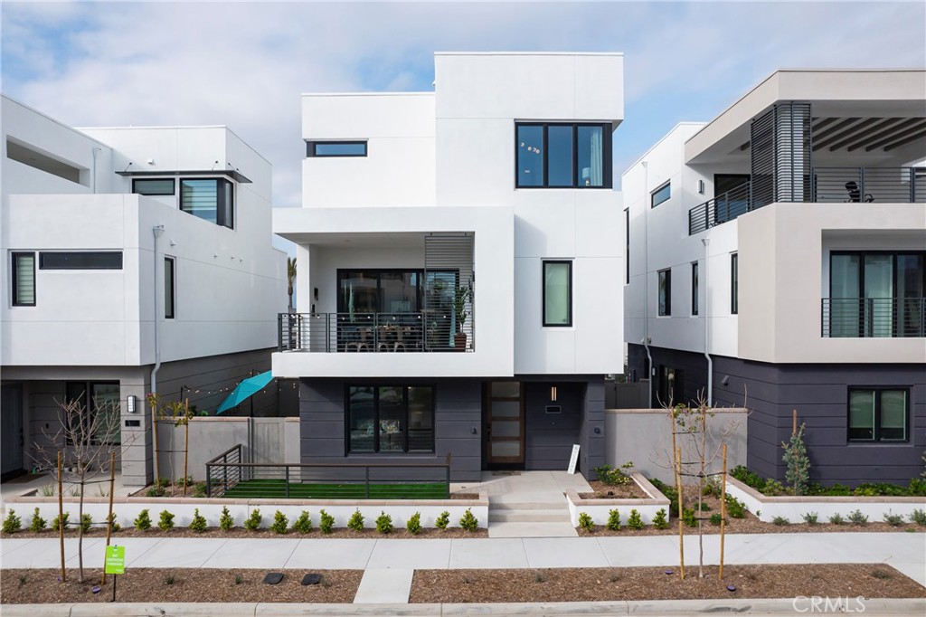 MLS #OC25271092 image #1