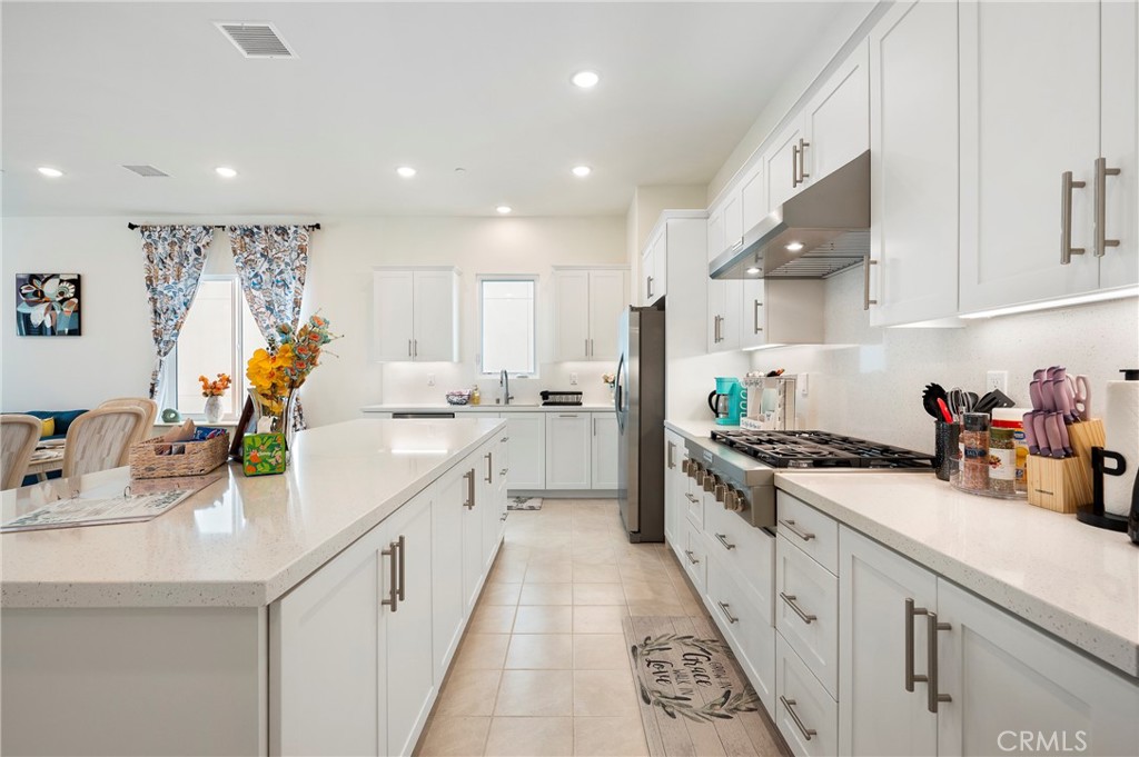 MLS #OC25271092 image #11