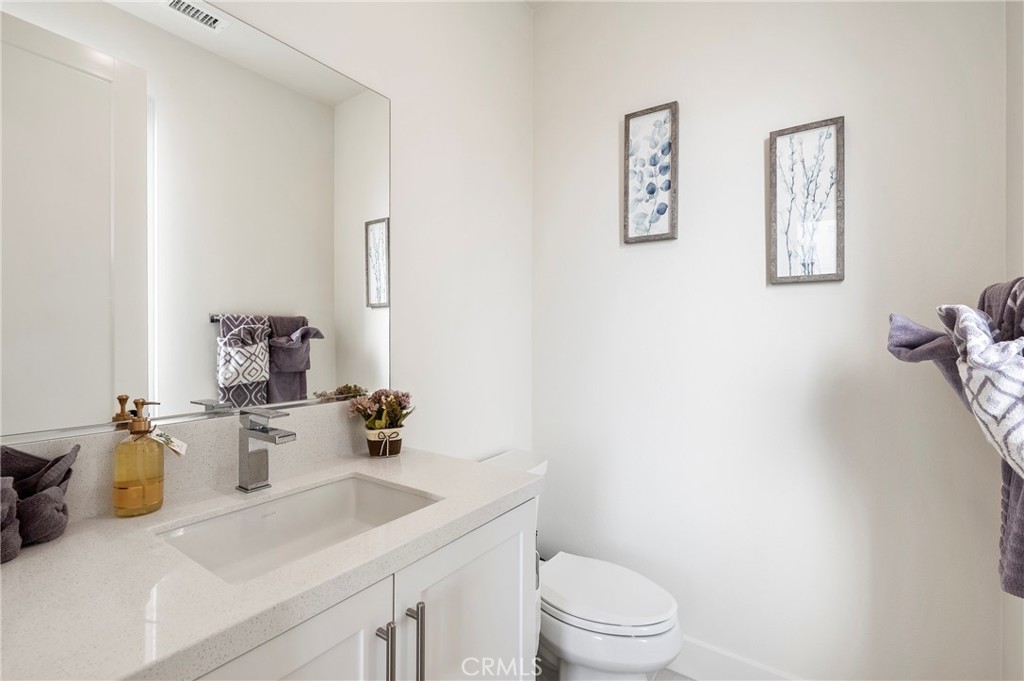 MLS #OC25271092 image #16