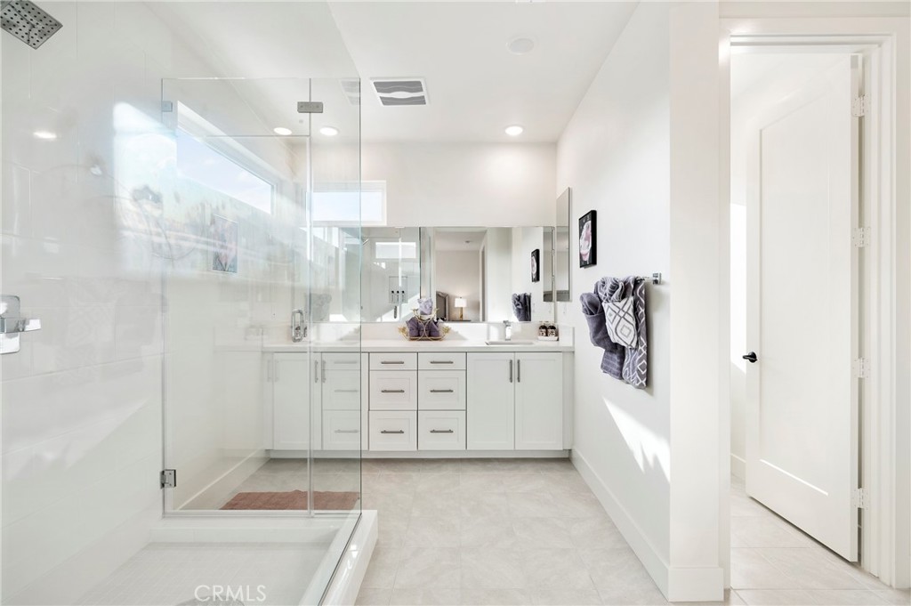 MLS #OC25271092 image #23