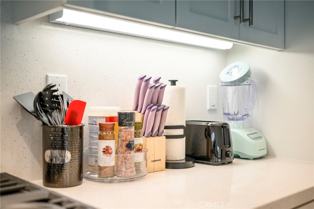 MLS #OC25271092 image #32