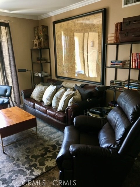 MLS #OC25271098 image #1