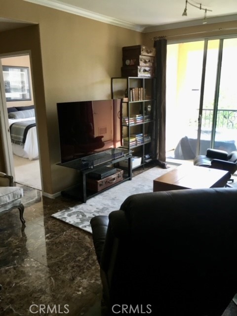 MLS #OC25271098 image #2