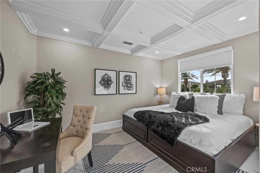 MLS #OC25271112 image #11