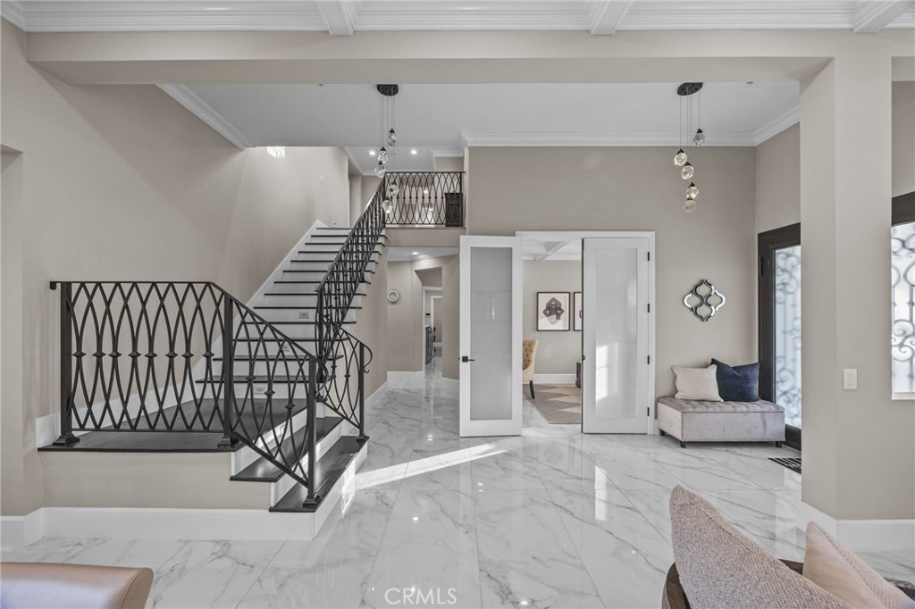 MLS #OC25271112 image #2