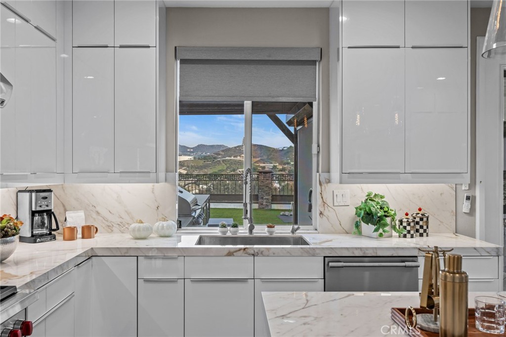 MLS #OC25271112 image #21