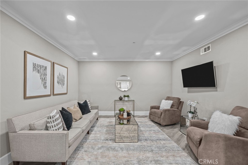 MLS #OC25271112 image #27