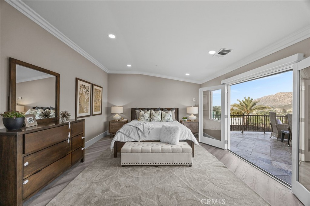 MLS #OC25271112 image #32