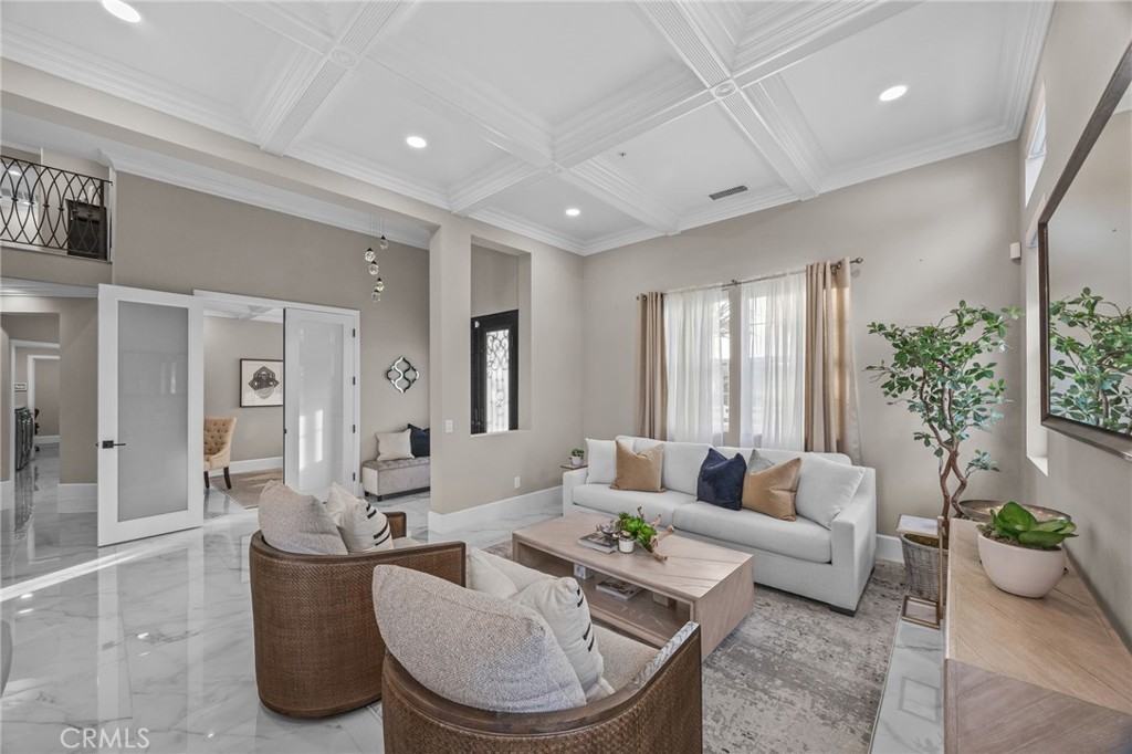 MLS #OC25271112 image #8