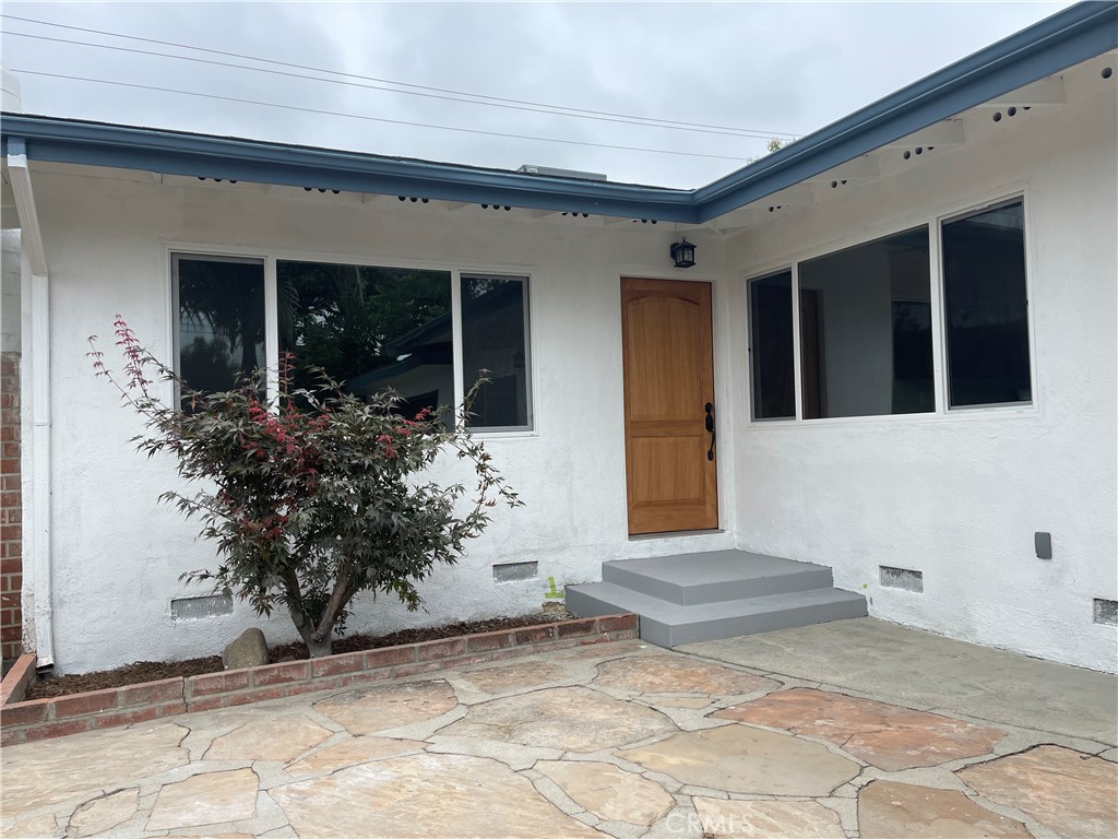 MLS #OC25271126 image #1