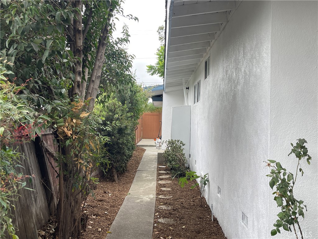 MLS #OC25271126 image #23