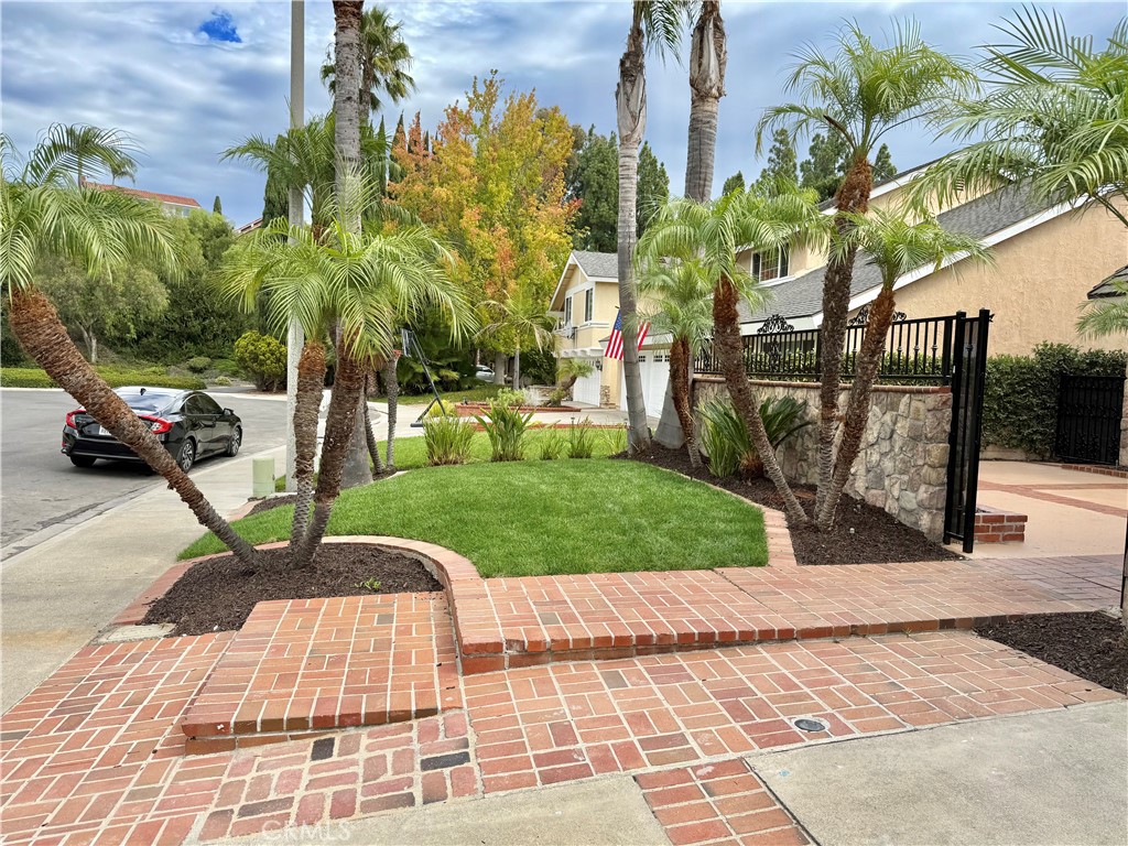 MLS #OC25271152 image #3