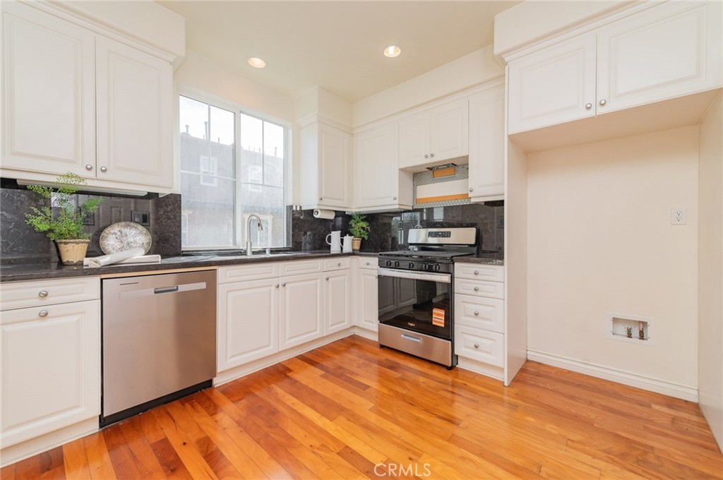 MLS #OC25271165 image #3