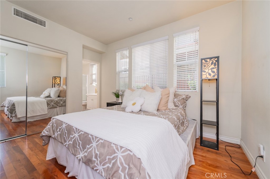 MLS #OC25271165 image #6