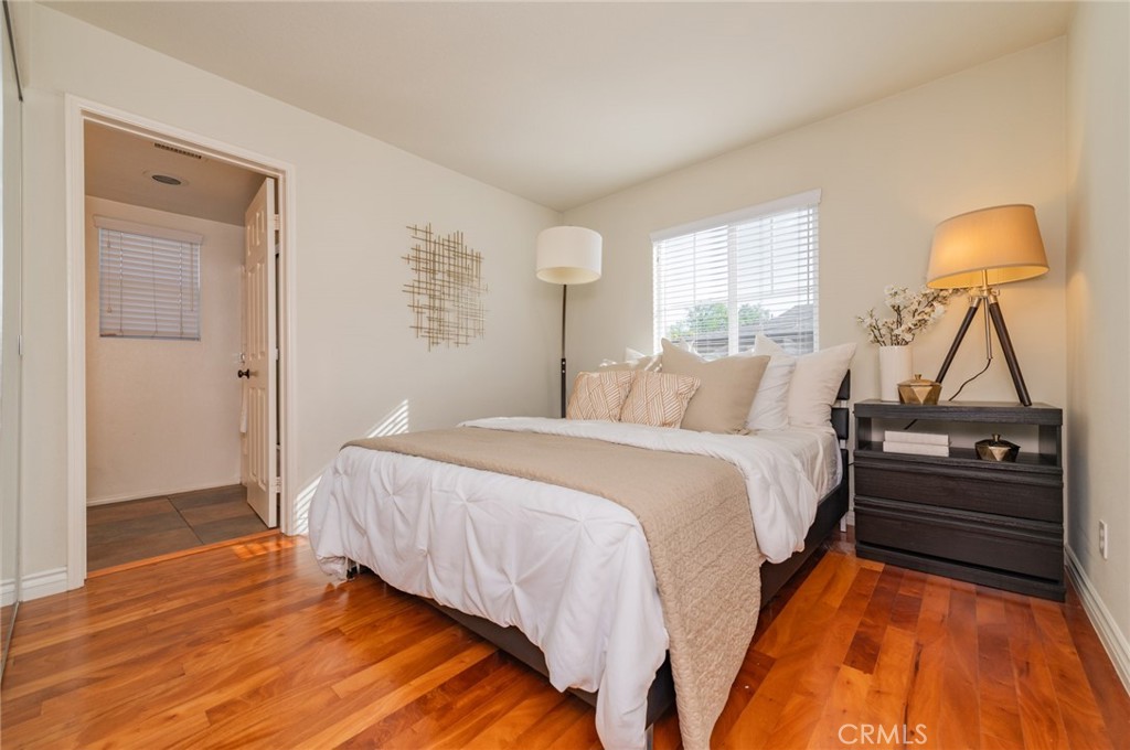 MLS #OC25271165 image #8