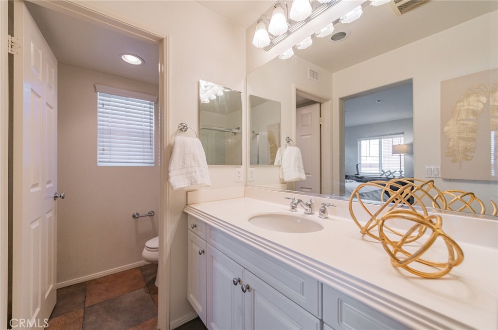 MLS #OC25271165 image #9