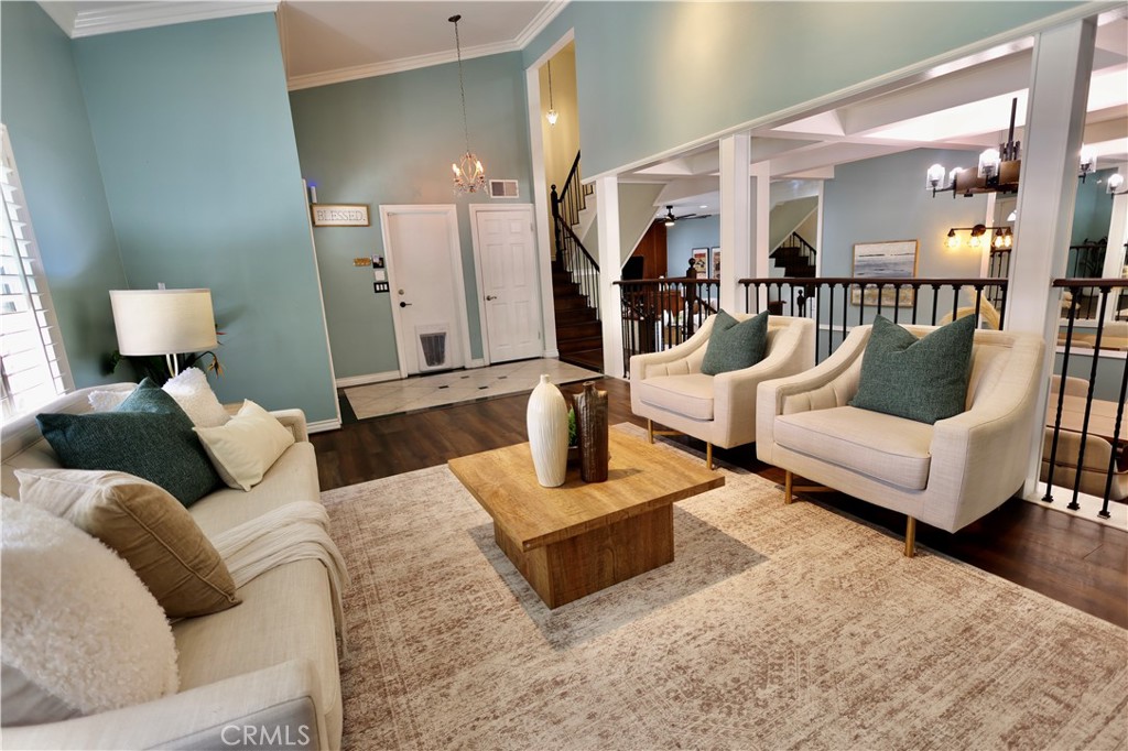 MLS #OC25271167 image #1