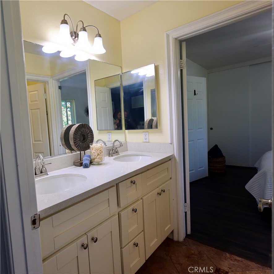 MLS #OC25271167 image #20