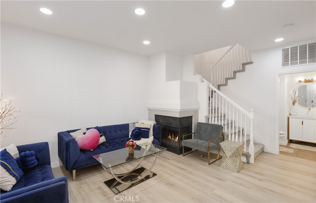 MLS #OC25271205 image #10