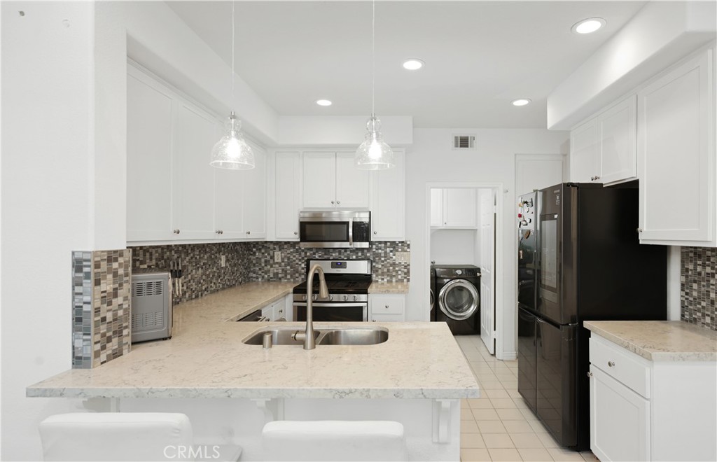 MLS #OC25271205 image #16