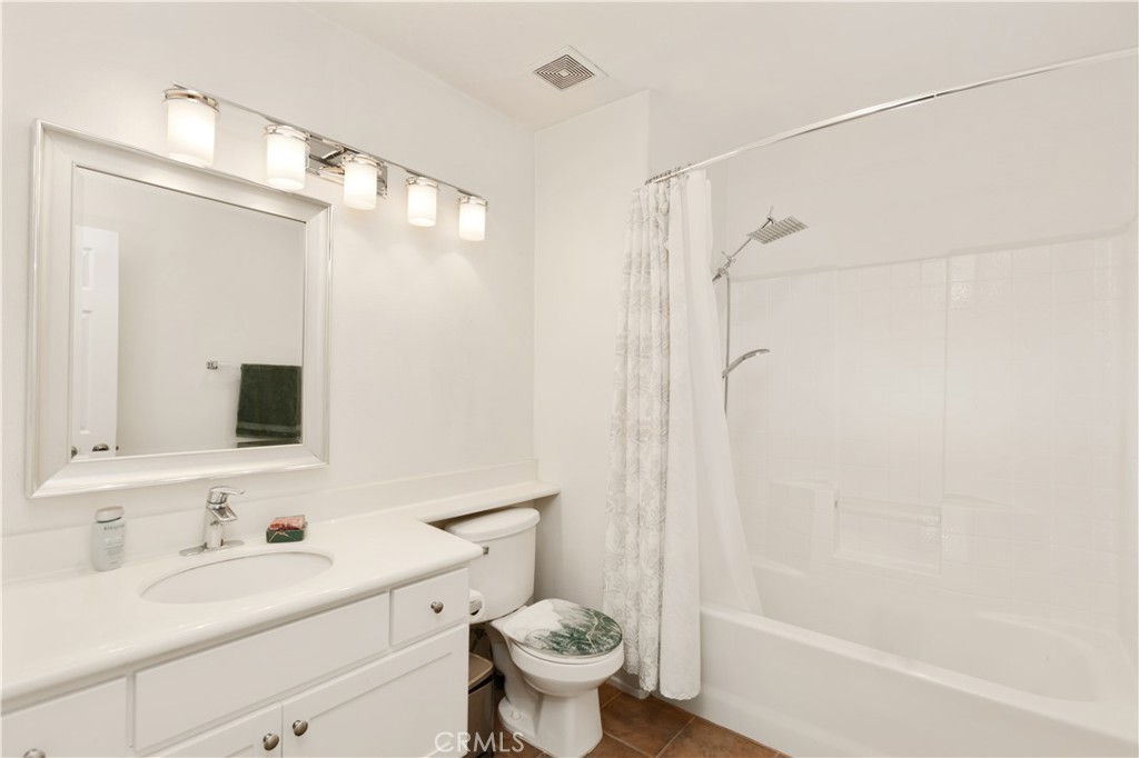 MLS #OC25271205 image #33