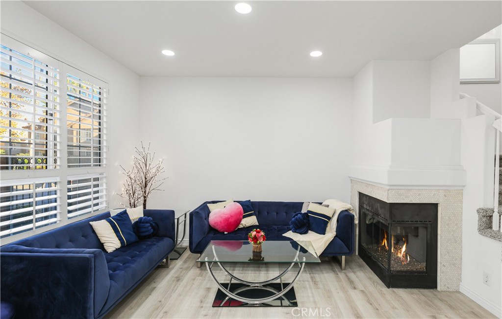 MLS #OC25271205 image #8