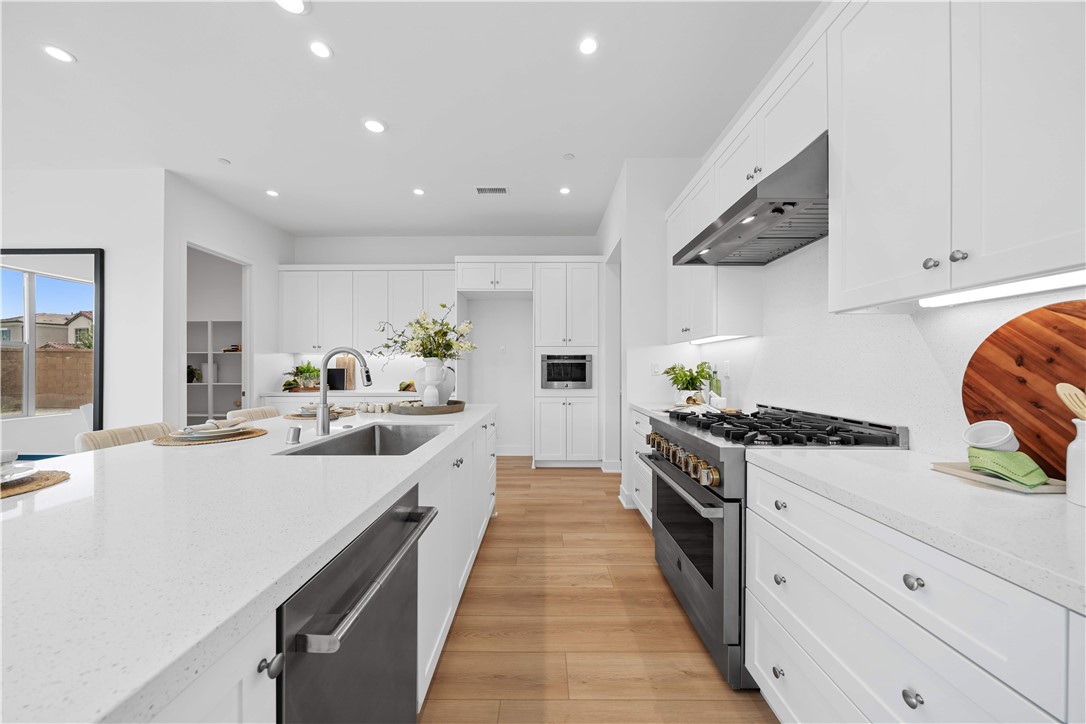 MLS #OC25271279 image #13