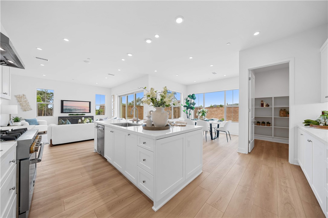 MLS #OC25271279 image #14