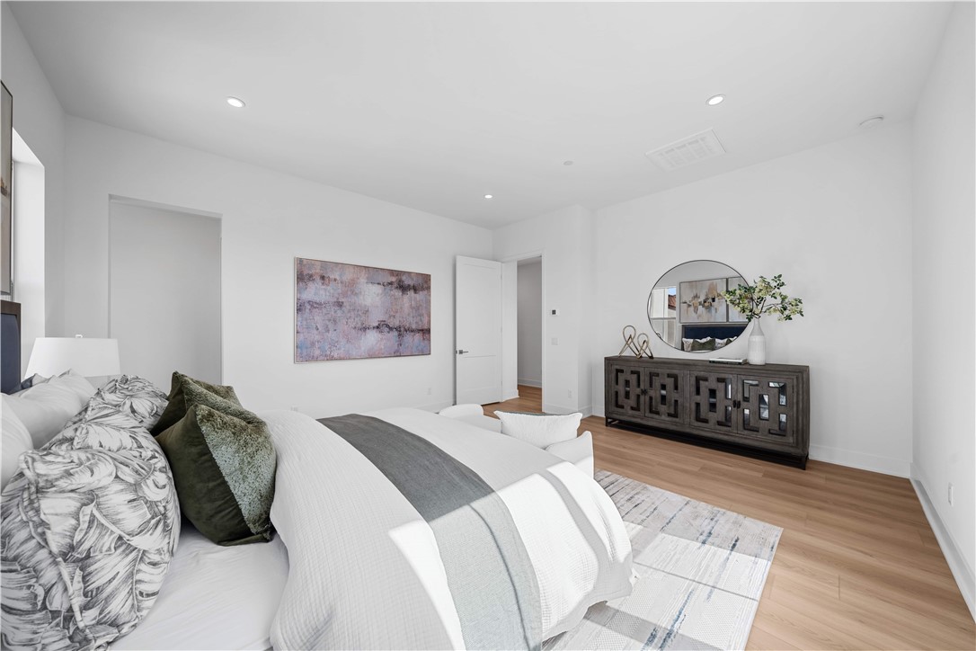 MLS #OC25271279 image #17