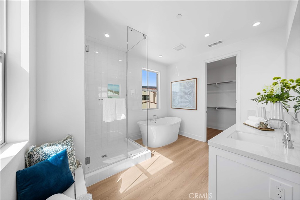 MLS #OC25271279 image #19