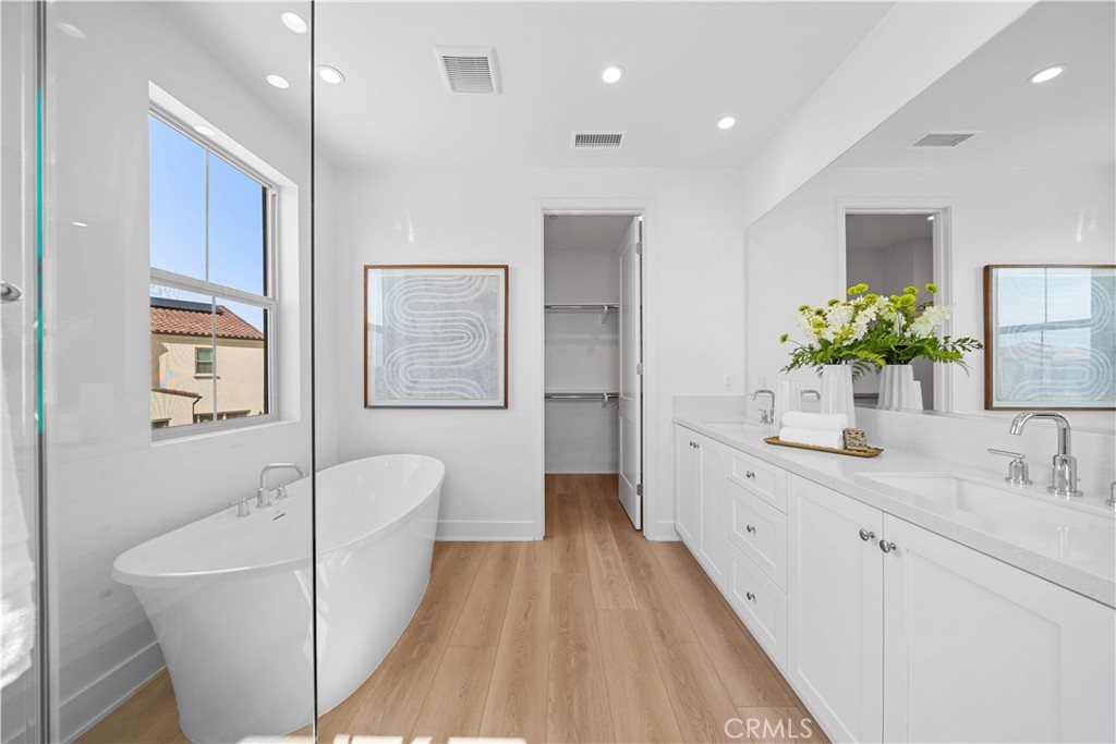 MLS #OC25271279 image #20