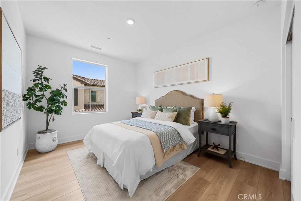 MLS #OC25271279 image #24