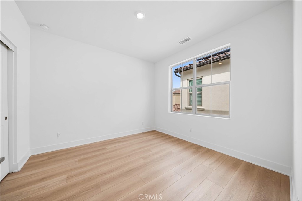 MLS #OC25271279 image #28