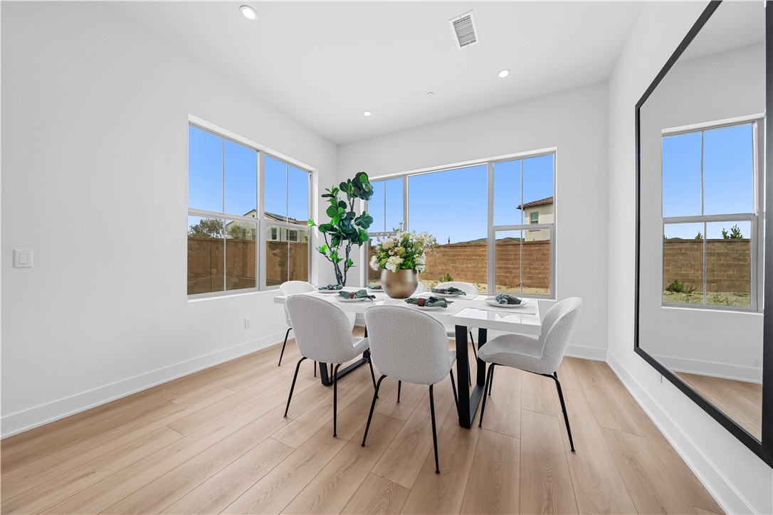 MLS #OC25271279 image #9