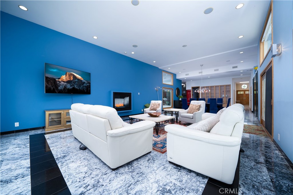 MLS #OC25271287 image #0