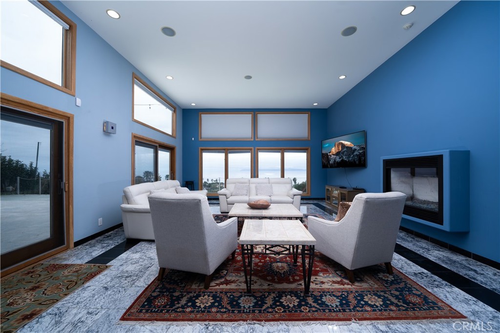 MLS #OC25271287 image #1