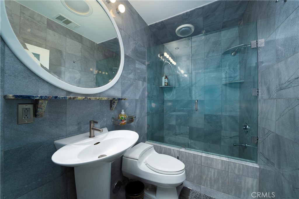 MLS #OC25271287 image #12