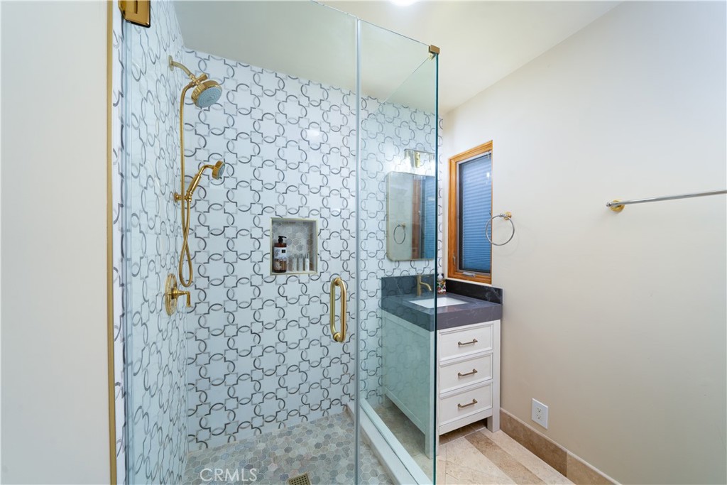 MLS #OC25271287 image #17