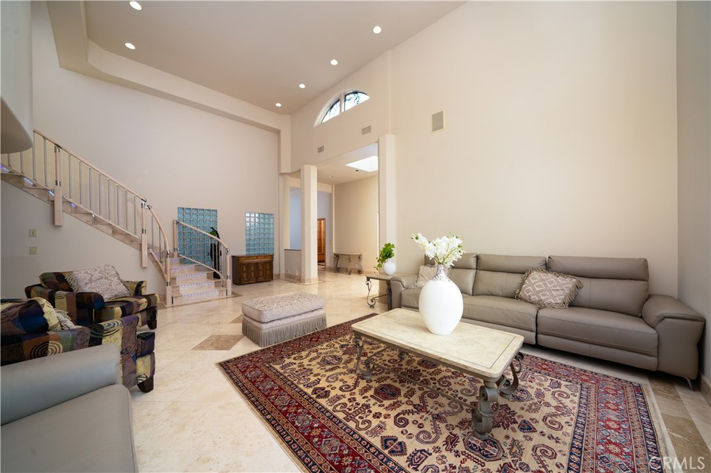 MLS #OC25271287 image #18