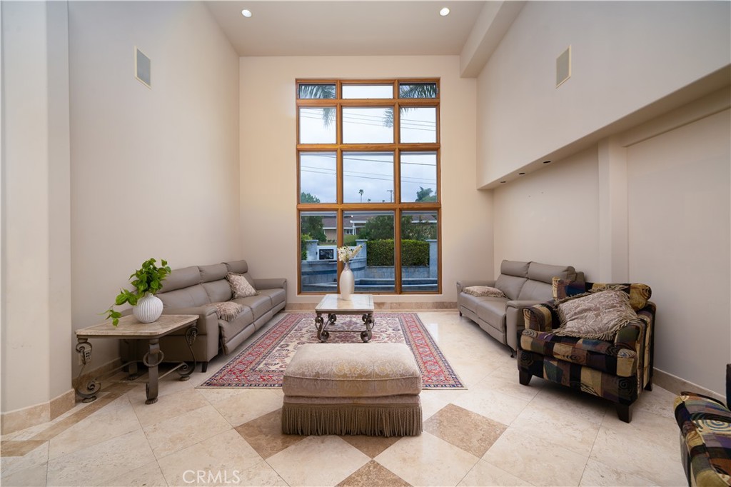 MLS #OC25271287 image #20