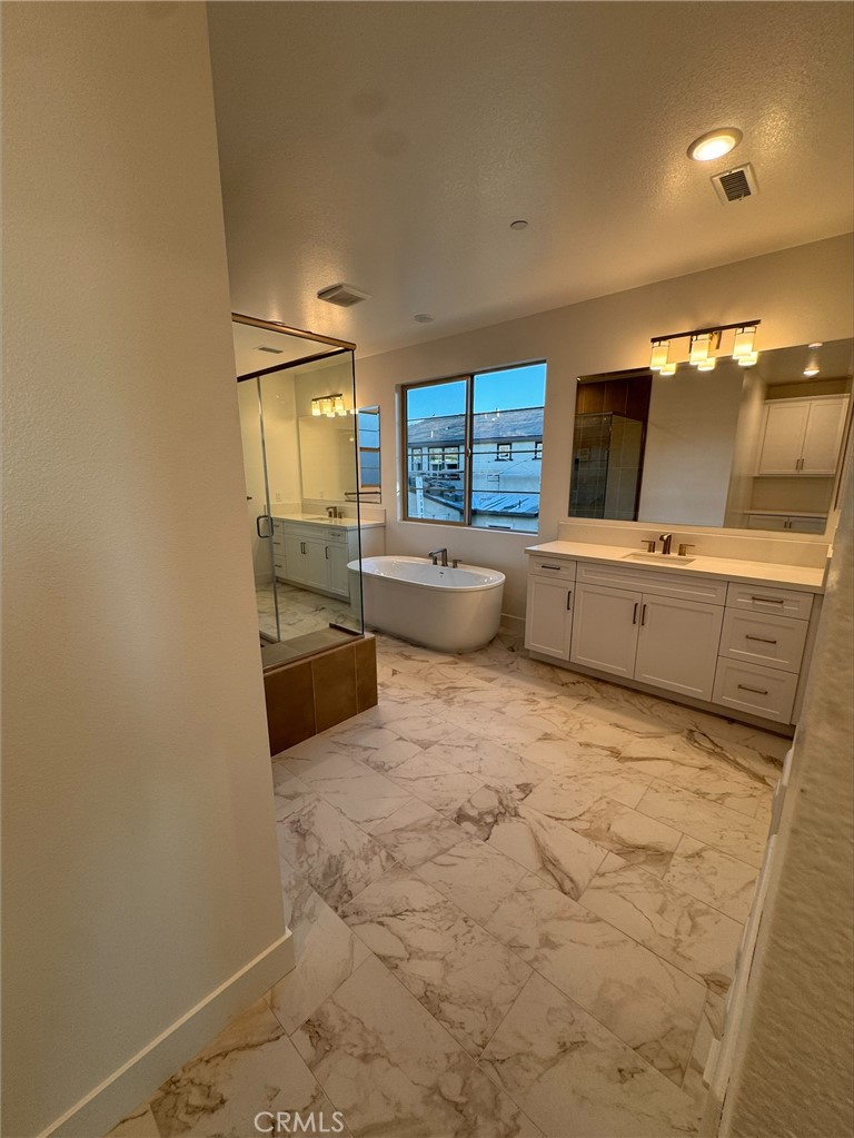 MLS #OC25271295 image #4