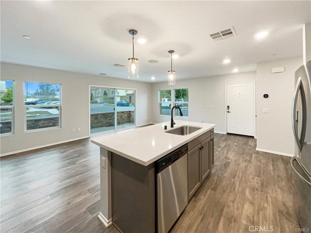 MLS #OC25271302 image #19