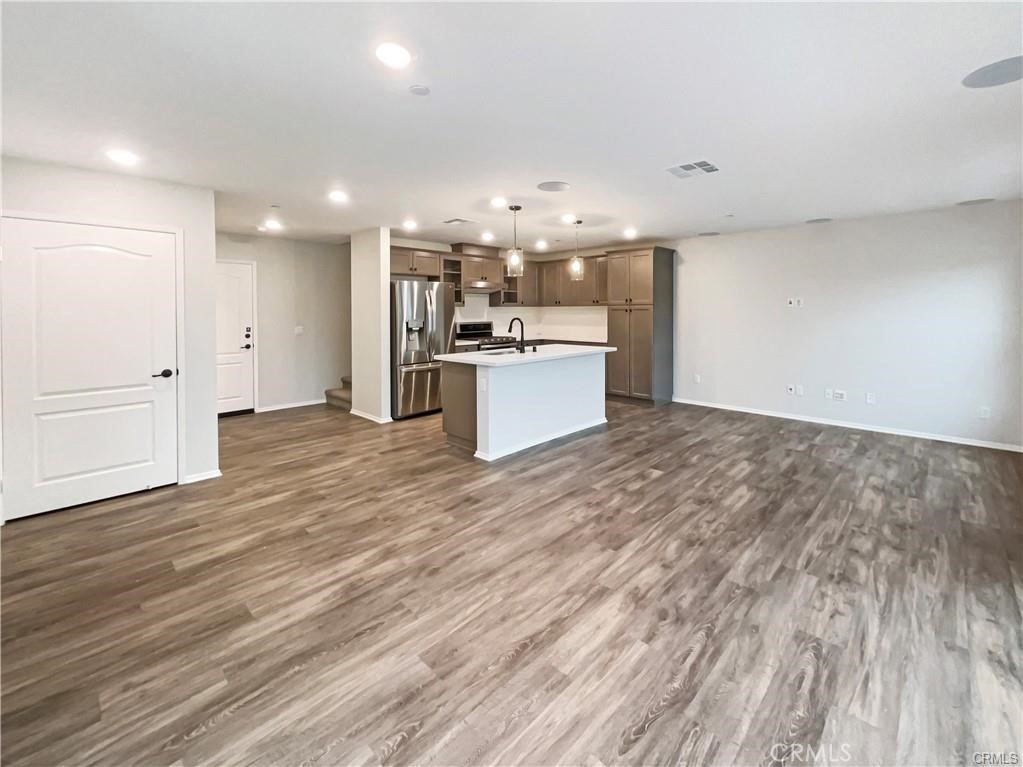 MLS #OC25271302 image #3