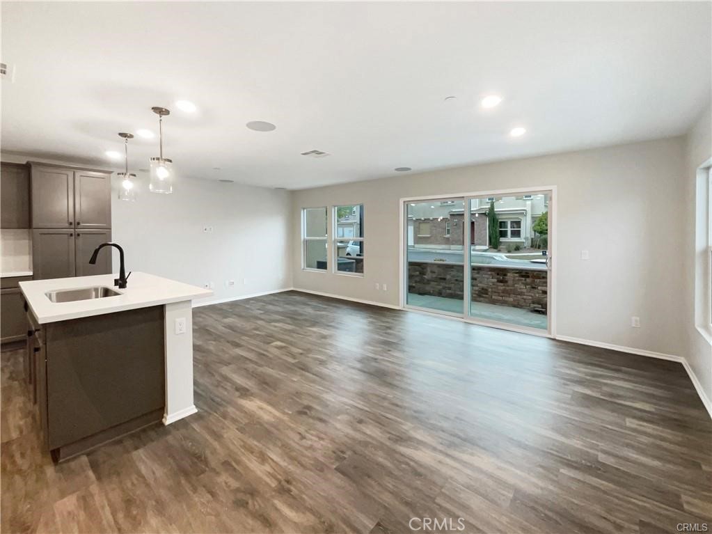 MLS #OC25271302 image #5