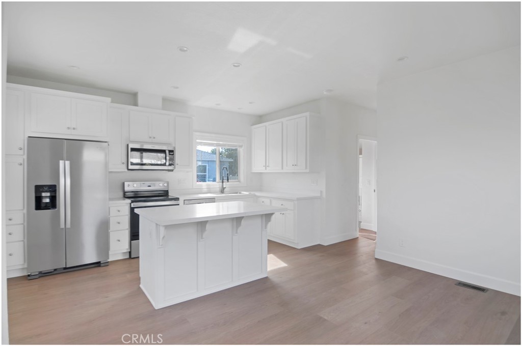 MLS #OC25271325 image #0