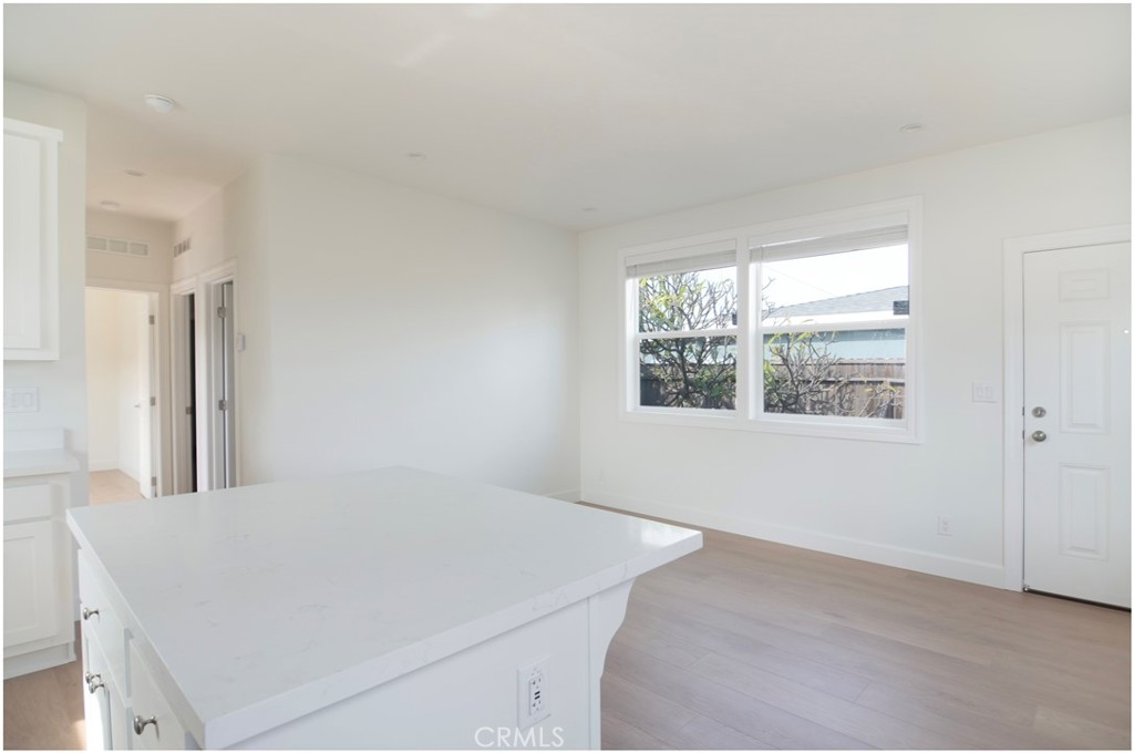 MLS #OC25271325 image #4