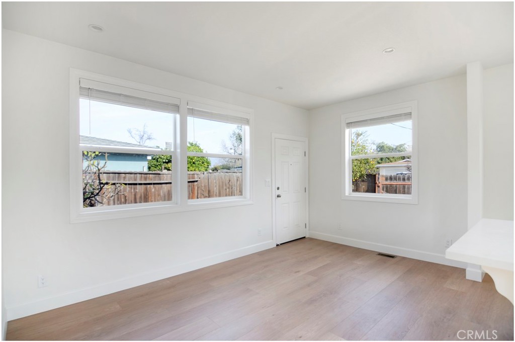 MLS #OC25271325 image #5