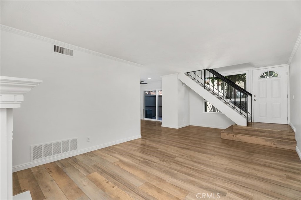 MLS #OC25271326 image #3