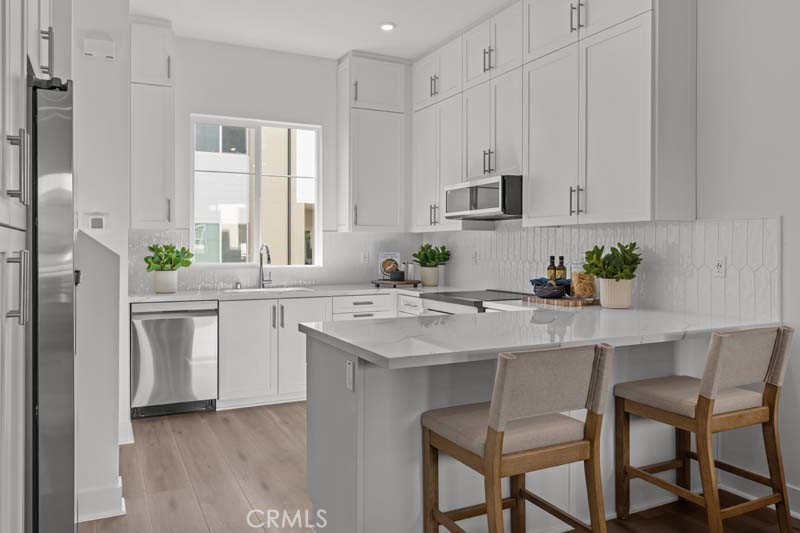 MLS #OC25271415 image #10