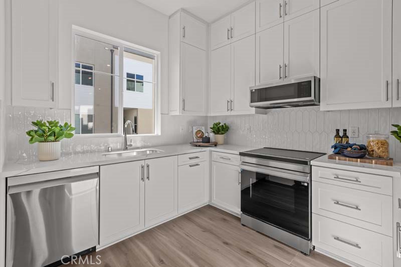 MLS #OC25271415 image #11